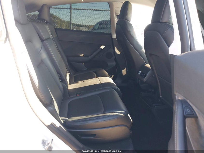 2022 Tesla Model Y Long Range Dual Motor All-Wheel Drive VIN: 7SAYGAEE1NF336521 Lot: 43368104