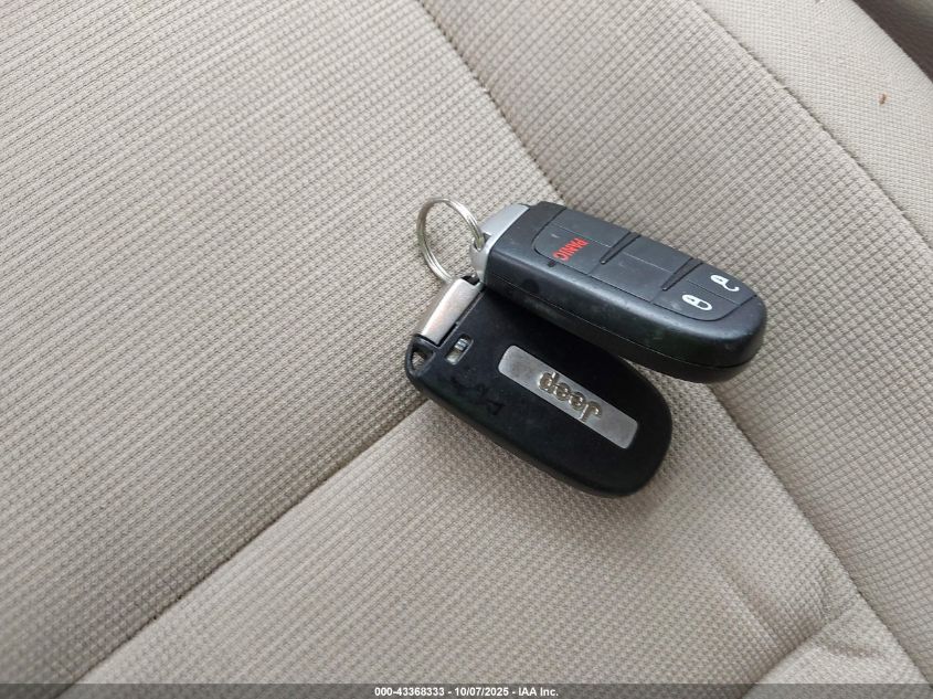 2017 Jeep Grand Cherokee Laredo 4X2 VIN: 1C4RJEAG0HC621195 Lot: 43368333