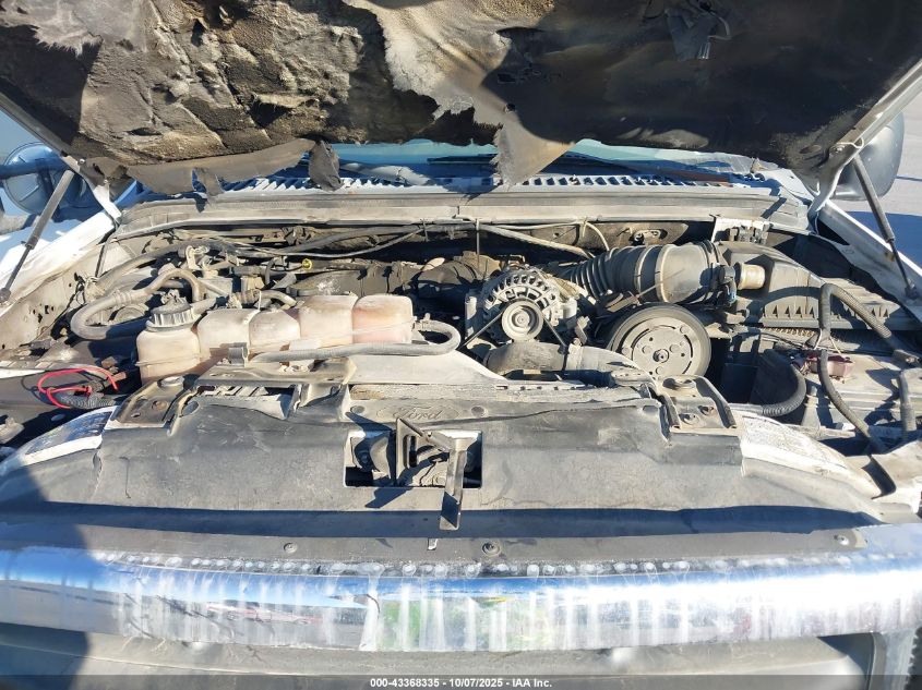 2002 Ford F-450 Xl/Xlt VIN: 1FDXF46F32EB83122 Lot: 43368335