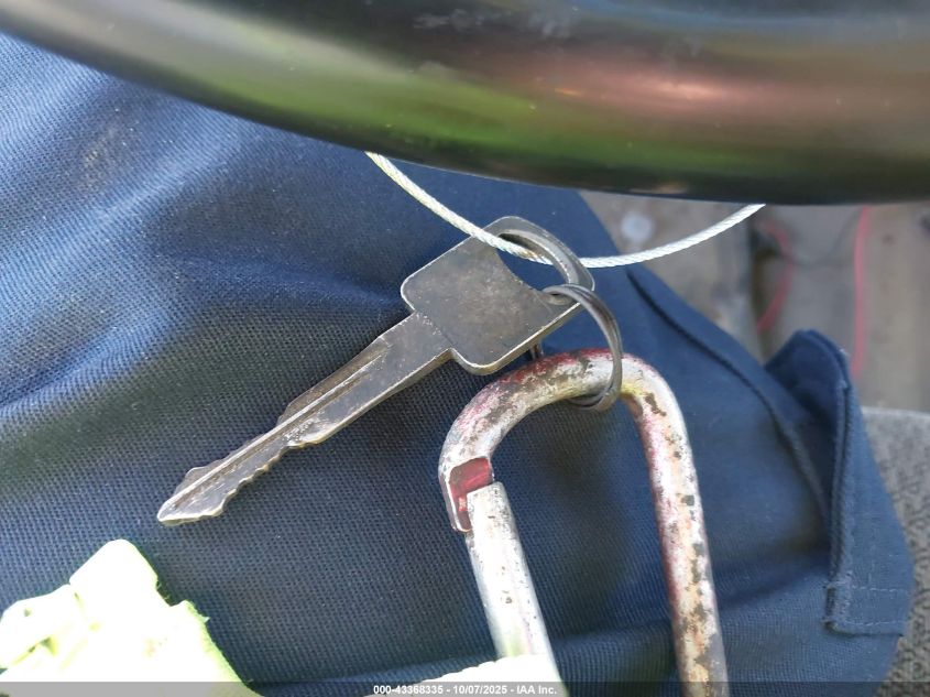 2002 Ford F-450 Xl/Xlt VIN: 1FDXF46F32EB83122 Lot: 43368335