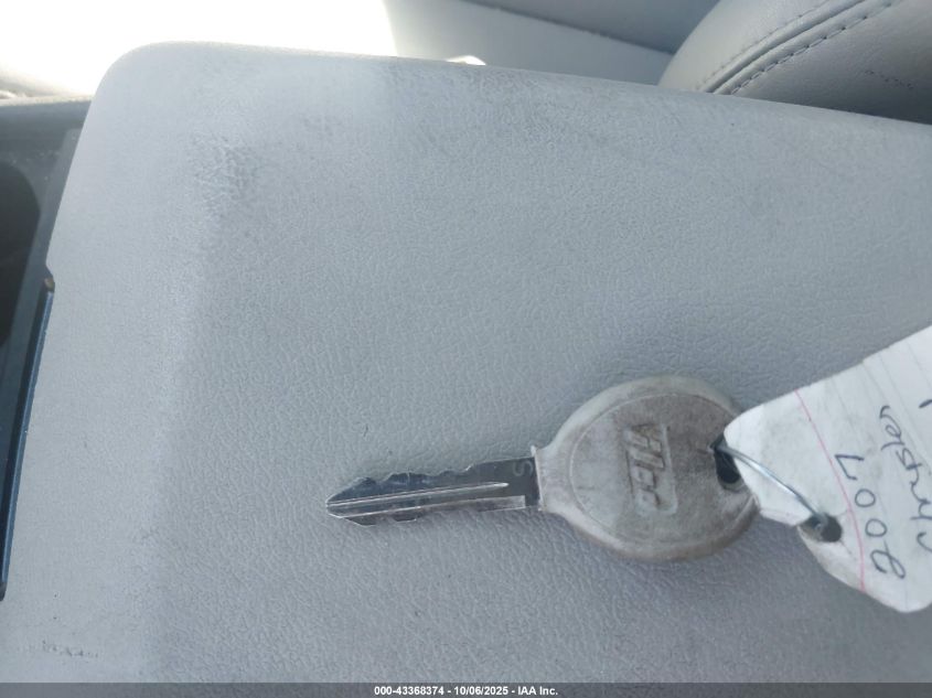 2007 Chrysler 300C VIN: 2C3LK63H87H807632 Lot: 43368374