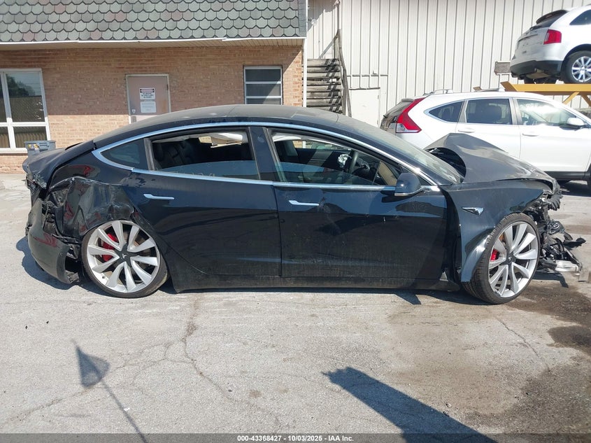 2019 Tesla Model 3 Long Range/Performance VIN: 5YJ3E1EB2KF438408 Lot: 43368427