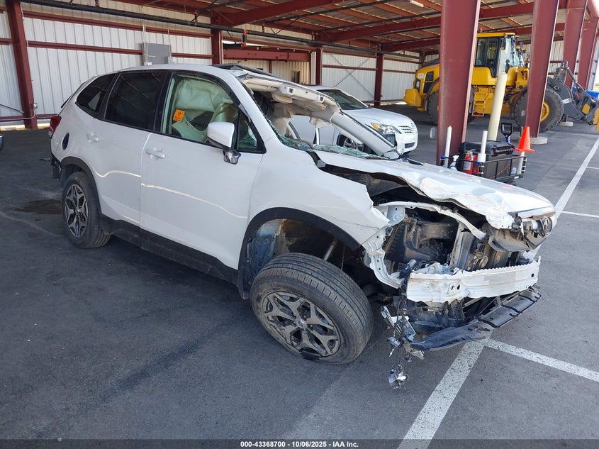 SUBARU FORESTER PREMIUM