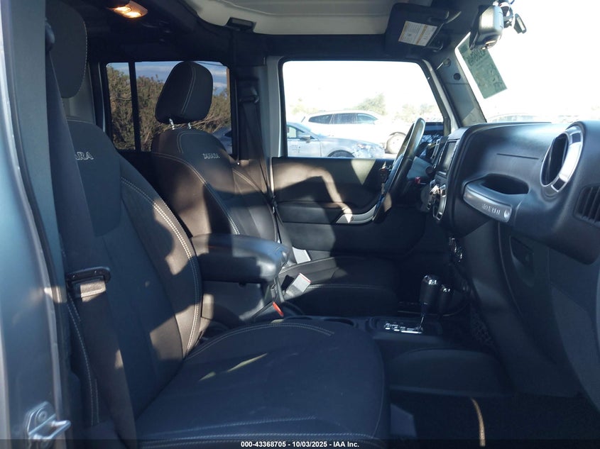 2016 JEEP WRANGLER UNLIMITED SAHARA - 1C4BJWEG2GL295013