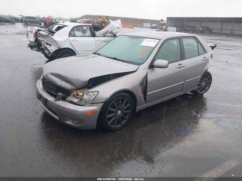 JTHBD192440090653 2004 LEXUS IS photo no. 2