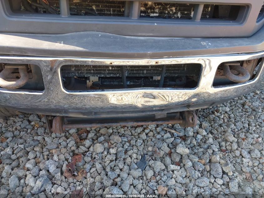 2005 Ford F-250 Xl/Xlt VIN: 1FTNF21555EA09040 Lot: 43368815