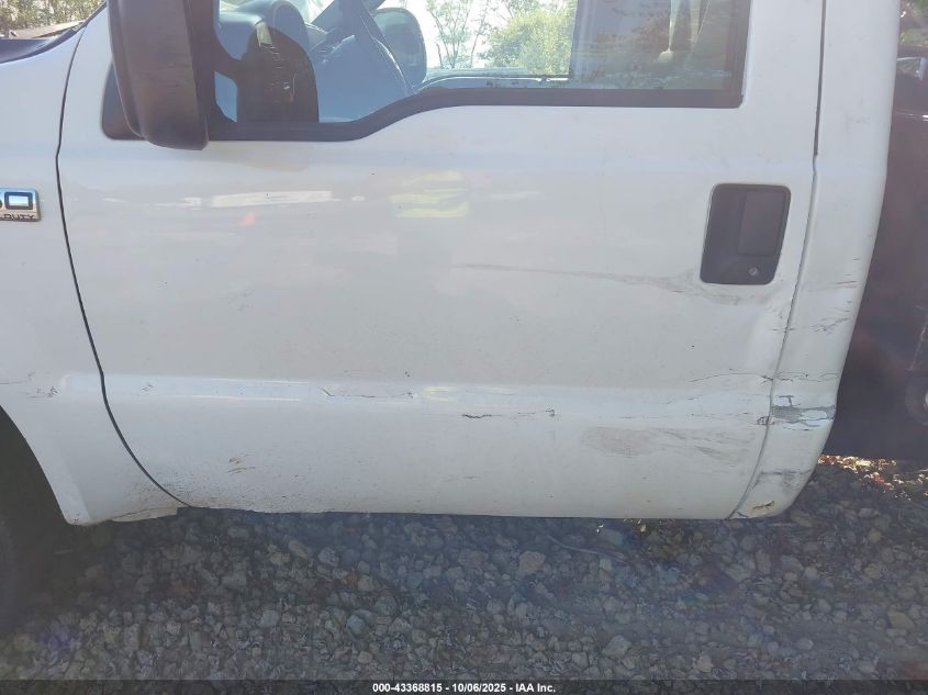 2005 Ford F-250 Xl/Xlt VIN: 1FTNF21555EA09040 Lot: 43368815