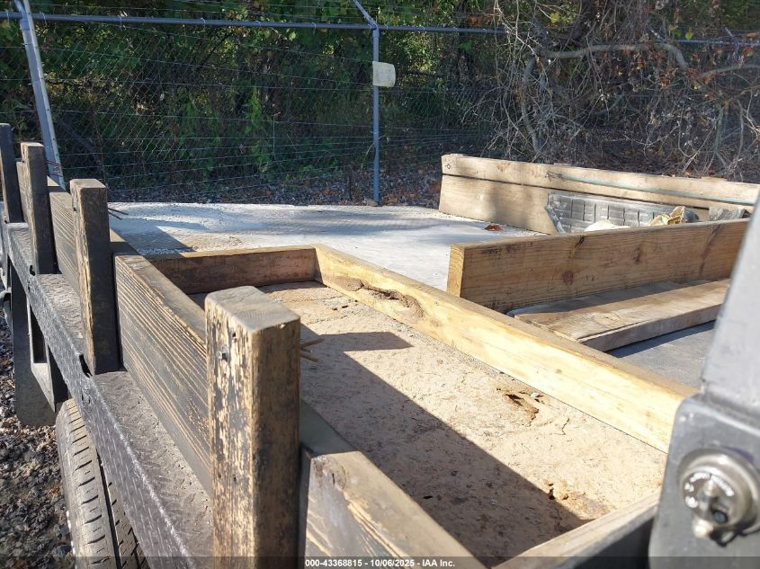 2005 Ford F-250 Xl/Xlt VIN: 1FTNF21555EA09040 Lot: 43368815