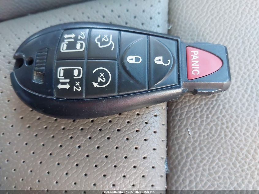 2015 Chrysler Town & Country Touring-L VIN: 2C4RC1CG9FR646567 Lot: 43369067