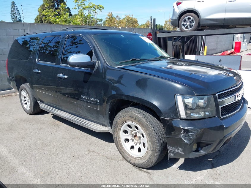 CHEVROLET SUBURBAN LT