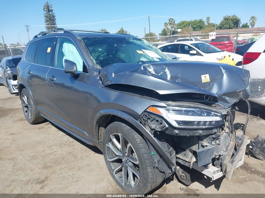 VOLVO XC90 T6 MOMENTUM