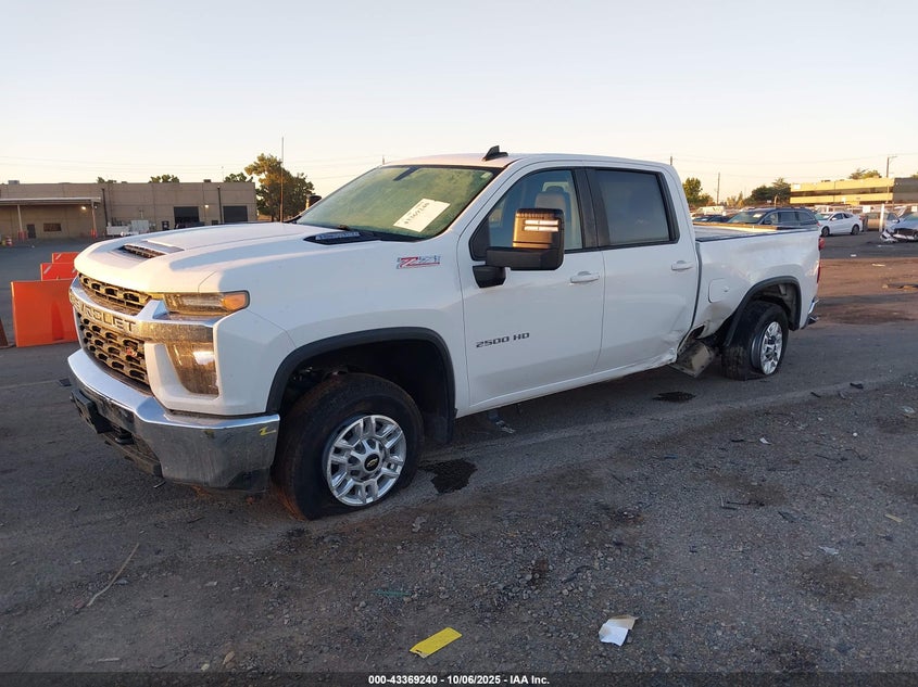 1GC4YNEY9MF284611 2021 CHEVROLET SILVERADO photo no. 2