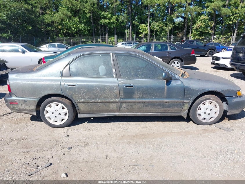 1997 Honda Accord VIN: 1HGCB5635VA037872 Lot: 43369302