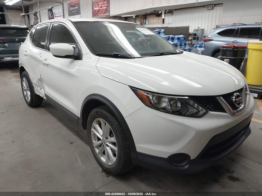 NISSAN ROGUE SPORT S