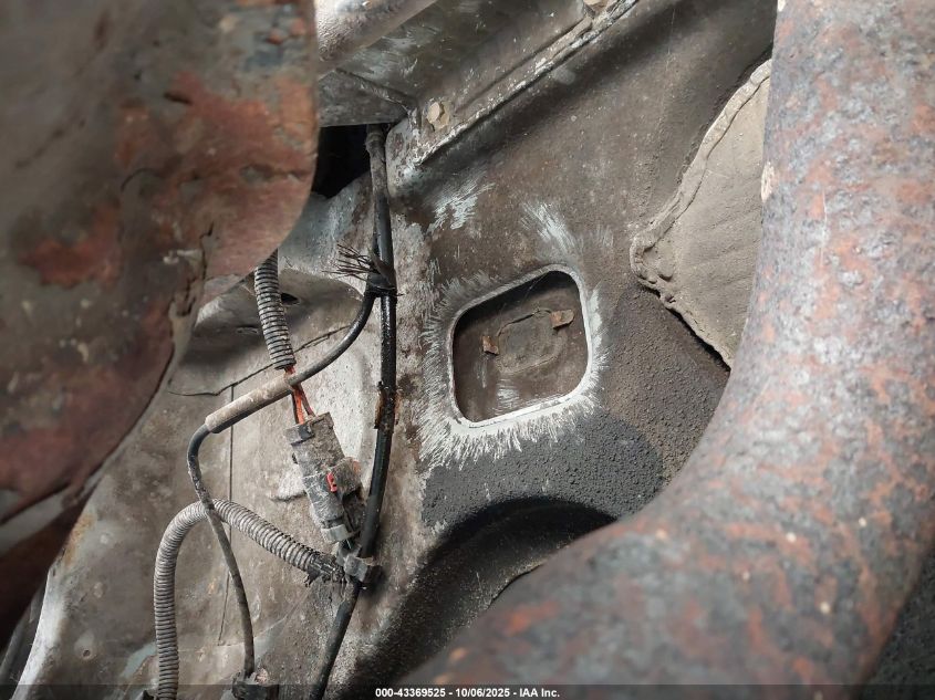 1998 Jeep Grand Cherokee Laredo VIN: 1J4GZ58SXWC181939 Lot: 43369525