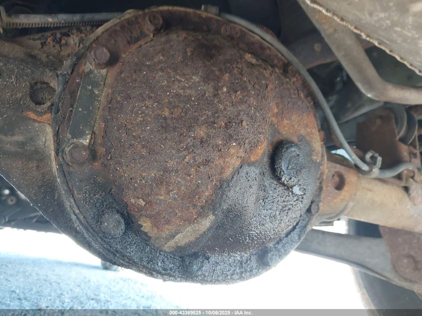 1998 Jeep Grand Cherokee Laredo VIN: 1J4GZ58SXWC181939 Lot: 43369525