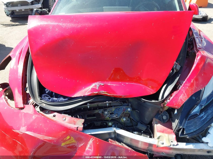 2018 Tesla Model 3 Long Range/Performance VIN: 5YJ3E1EB9JF129923 Lot: 43369695