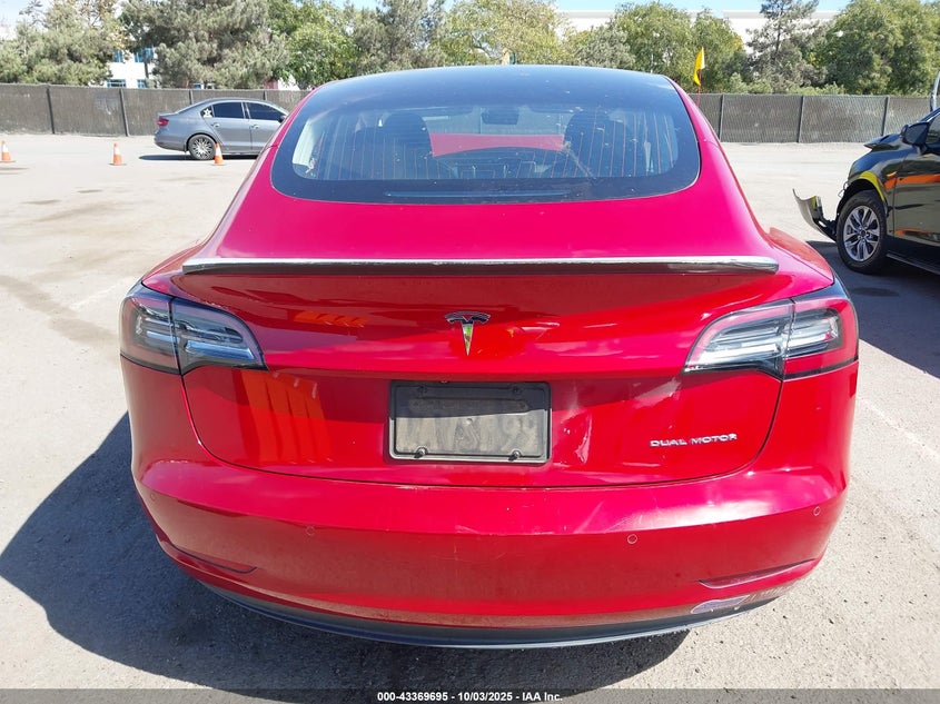 2018 Tesla Model 3 Long Range/Performance VIN: 5YJ3E1EB9JF129923 Lot: 43369695