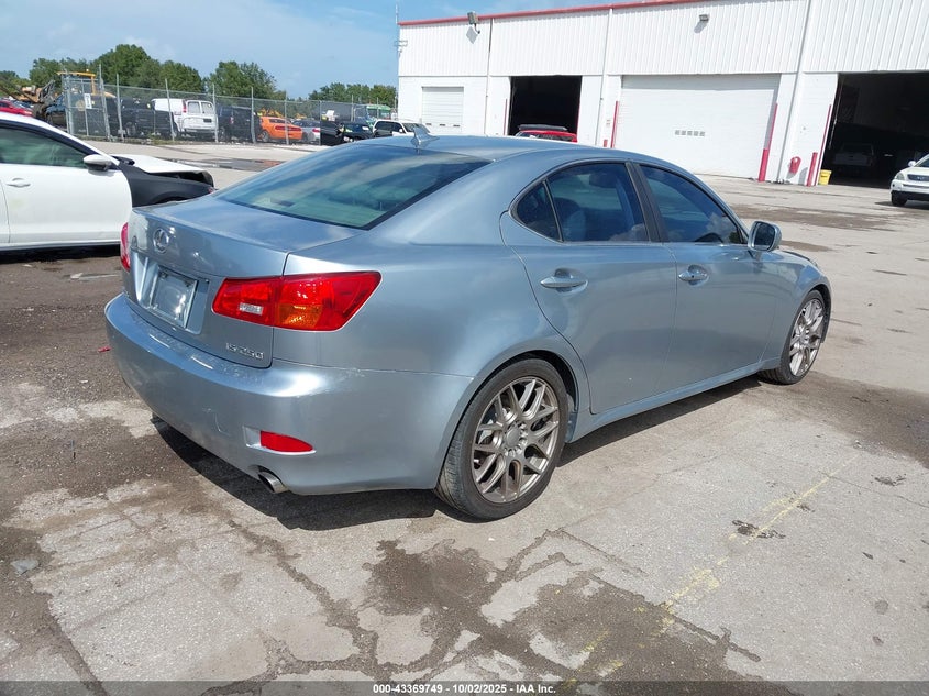 JTHBK262282078706 2008 LEXUS IS photo no. 4