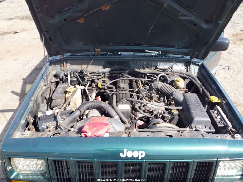 2001 Jeep Cherokee Sport VIN: 1J4FF48S81L570747 Lot: 43369762