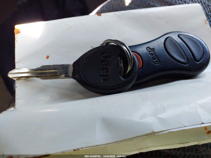 2001 Jeep Cherokee Sport VIN: 1J4FF48S81L570747 Lot: 43369762