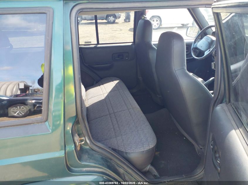 2001 Jeep Cherokee Sport VIN: 1J4FF48S81L570747 Lot: 43369762