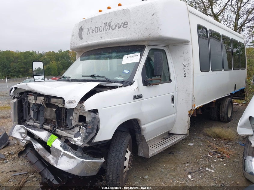 1FDFE4FSXHDC67335 2017 FORD ECONOLINE photo no. 2
