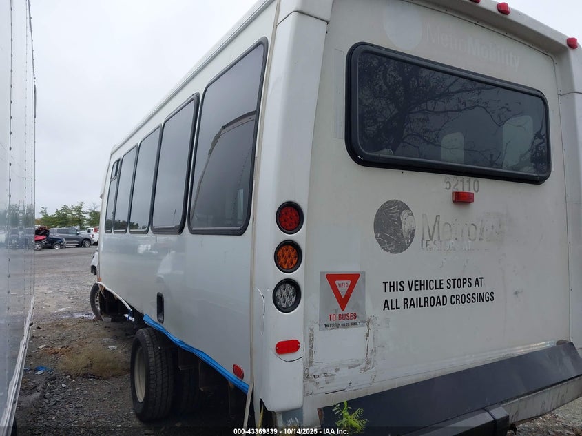 1FDFE4FSXHDC67335 2017 FORD ECONOLINE photo no. 3