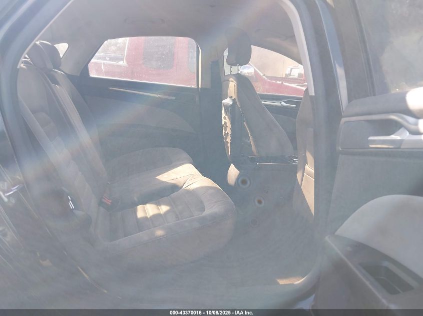 2015 Ford Fusion S VIN: 3FA6P0G75FR273975 Lot: 43370016