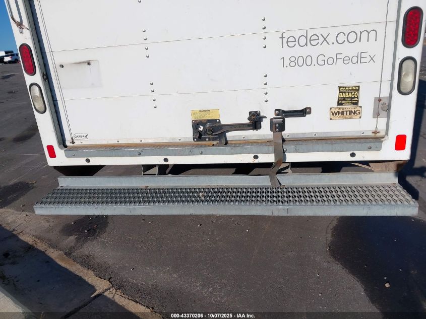 2015 Ford Transit-350 Cutaway VIN: 1FDBF8PM6FKB05617 Lot: 43370206