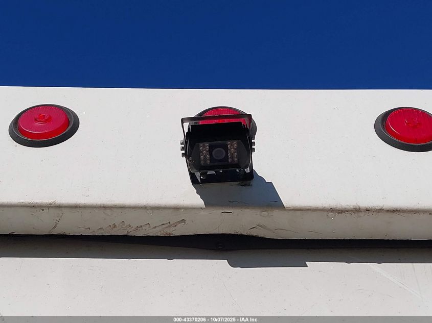 2015 Ford Transit-350 Cutaway VIN: 1FDBF8PM6FKB05617 Lot: 43370206