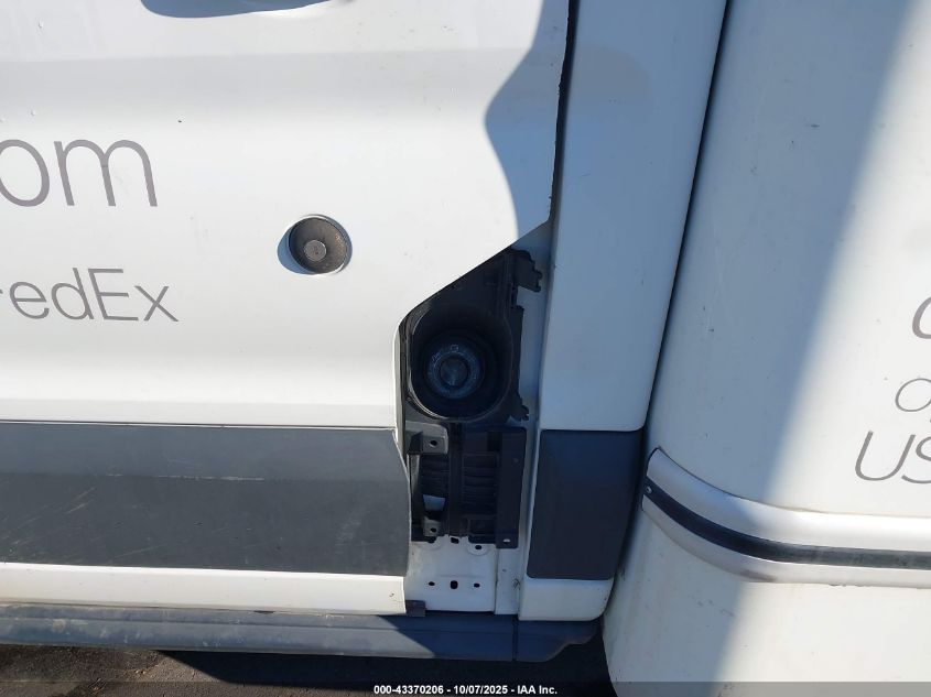 2015 Ford Transit-350 Cutaway VIN: 1FDBF8PM6FKB05617 Lot: 43370206