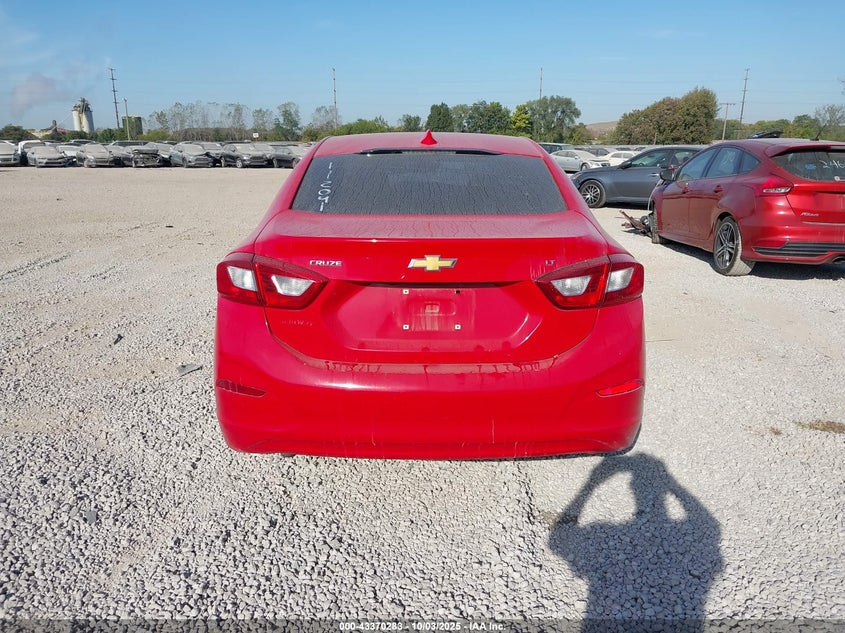 2018 CHEVROLET CRUZE LT AUTO - 1G1BE5SM1J7112041