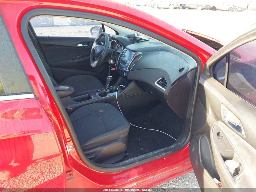 2018 CHEVROLET CRUZE LT AUTO - 1G1BE5SM1J7112041