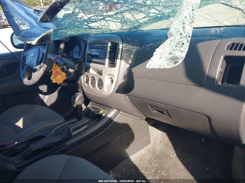 1FMYU03147KB78872 2007 FORD ESCAPE photo no. 5