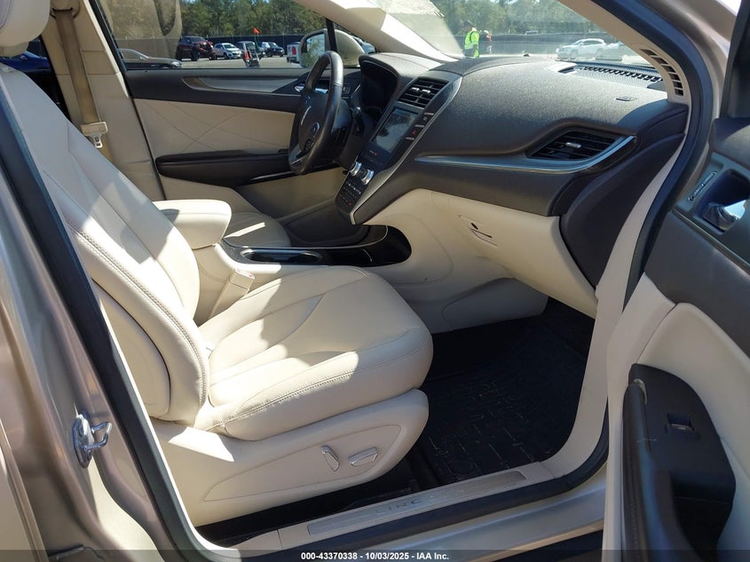 2017 LINCOLN MKC PREMIERE - 5LMCJ1D96HUL13222