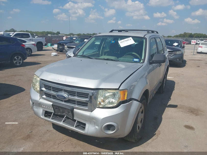 1FMCU02Z18KE48935 2008 FORD ESCAPE photo no. 2