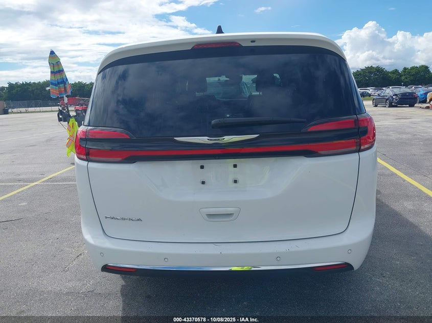 2025 Chrysler Pacifica Select VIN: 2C4RC1BG2SR520790 Lot: 43370578
