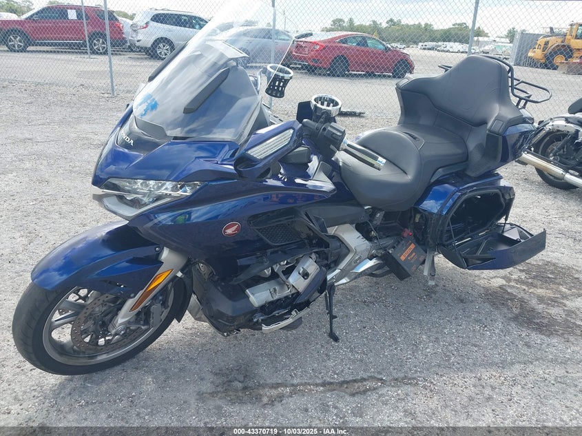 JH2SC7956JK004445 2018 HONDA GL1800C photo no. 2