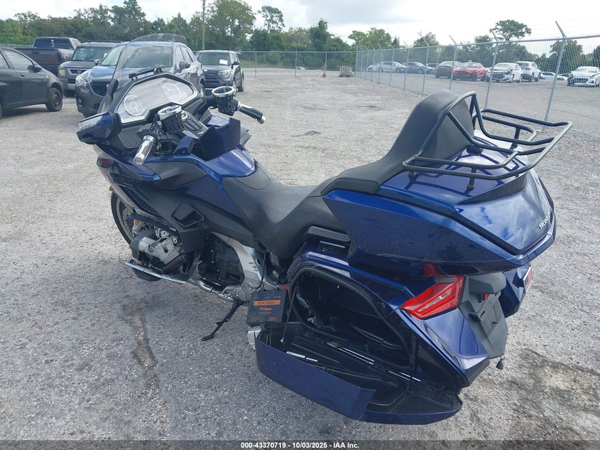 JH2SC7956JK004445 2018 HONDA GL1800C photo no. 3