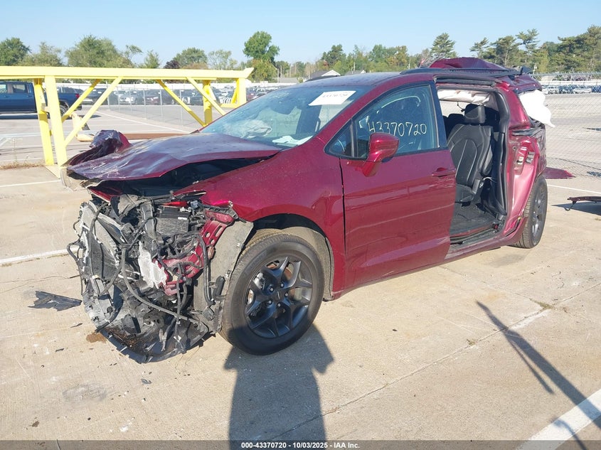 2020 Chrysler Pacifica Touring L Plus