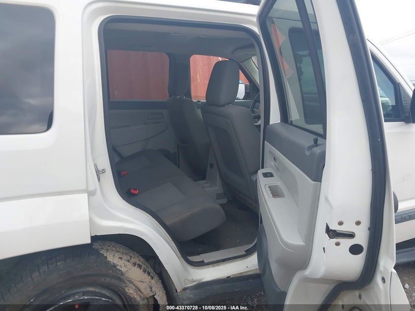 2008 Jeep Liberty Sport VIN: 1J8GN28K88W140445 Lot: 43370728