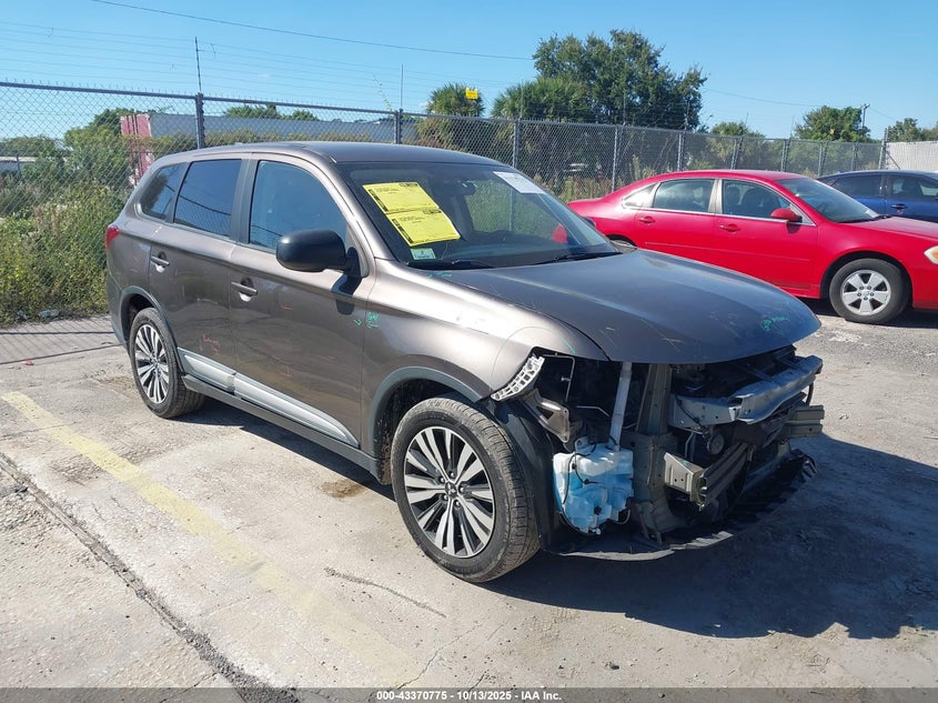 MITSUBISHI OUTLANDER ES