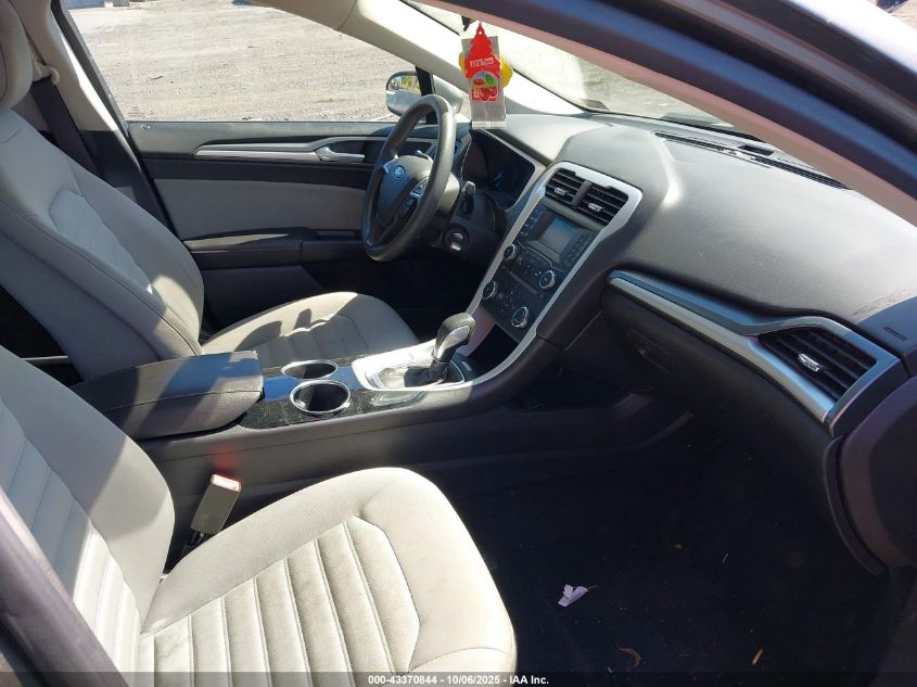 2013 Ford Fusion S VIN: 3FA6P0G79DR249577 Lot: 43370844