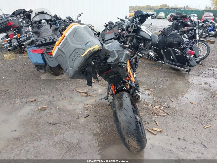 2024 Ktm 1290 Super Duke R VIN: VBKV39404RM989680 Lot: 43370864