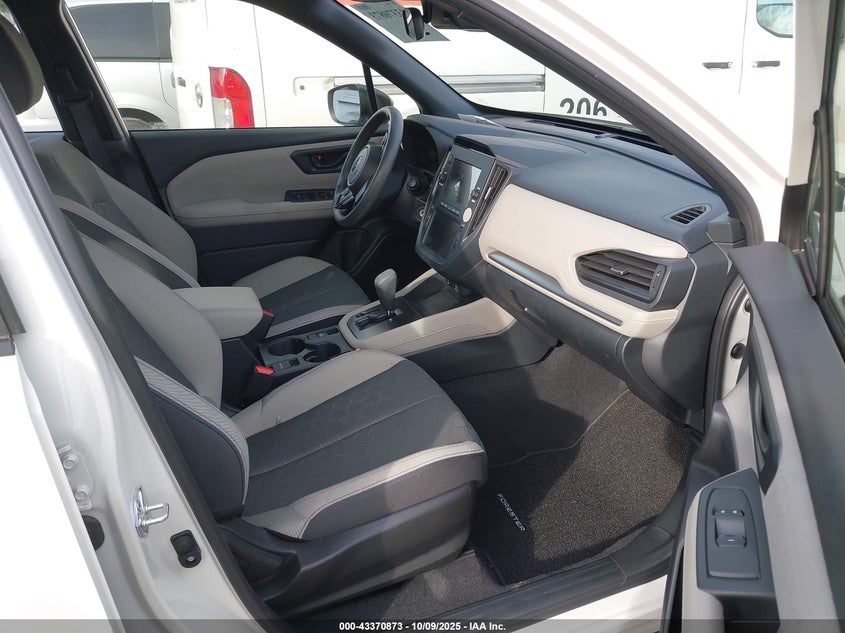 JF2SLDAC3SH425802 2025 Subaru Forester 2.5 White