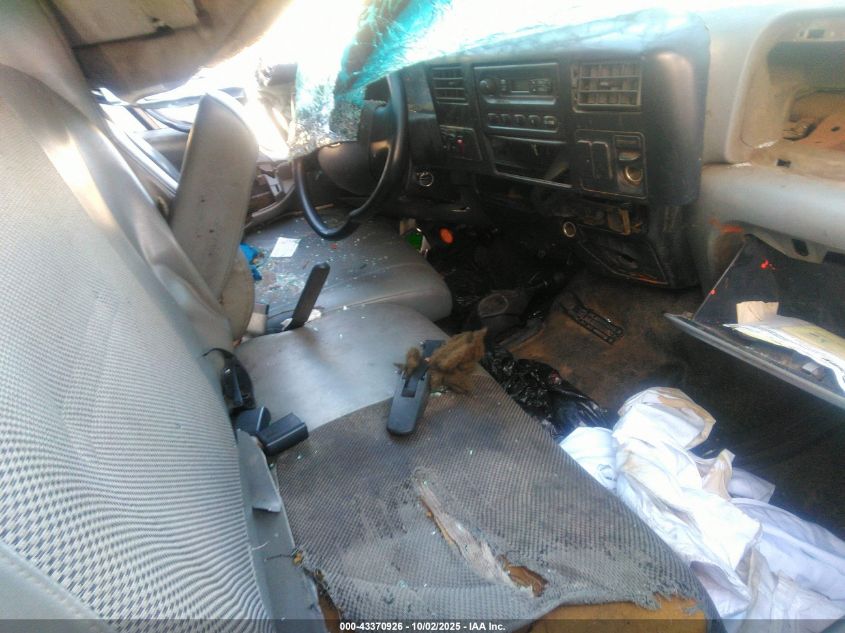 2004 Ford F-650 Xl/Xlt VIN: 3FRNW65N94V651364 Lot: 43370926