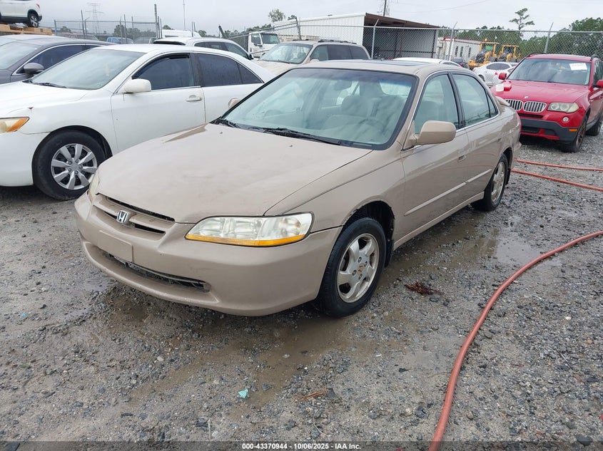 1HGCG5656XA102997 1999 HONDA ACCORD photo no. 2