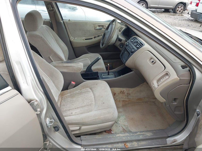 1HGCG5656XA102997 1999 HONDA ACCORD photo no. 5