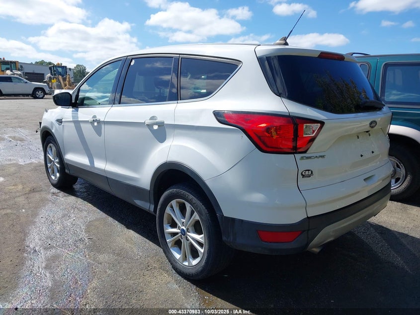 2019 FORD ESCAPE SE - 1FMCU0GD9KUA07059